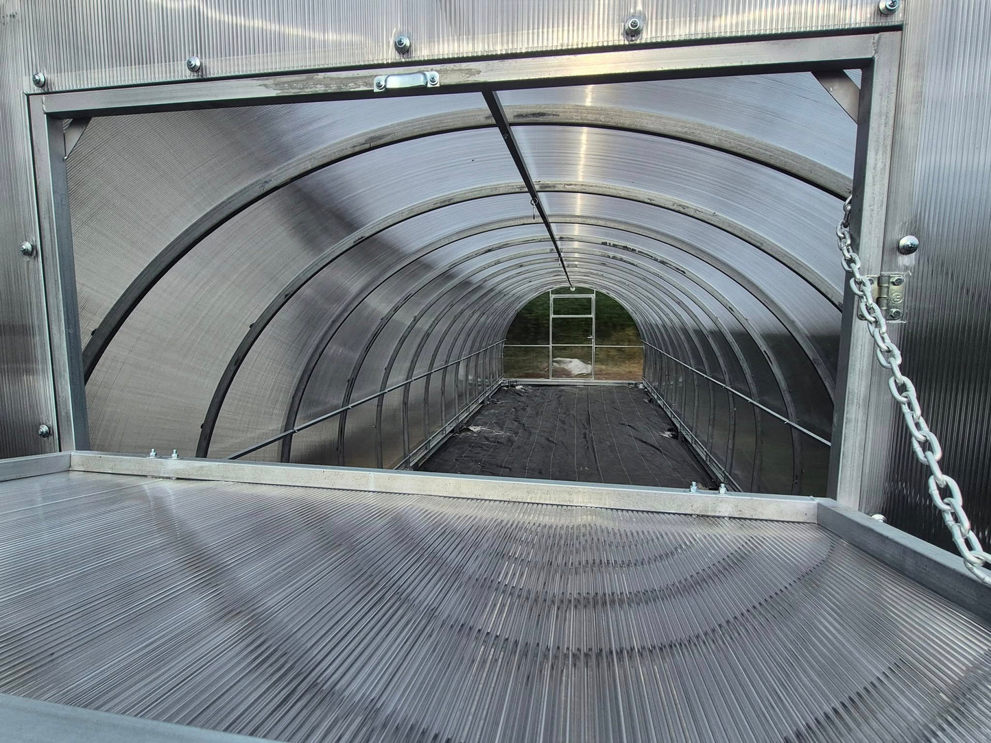 THE CLASSIC - POLYCARBONATE GREENHOUSE 3M X 10M (9.8FT X 33FT) 30M²