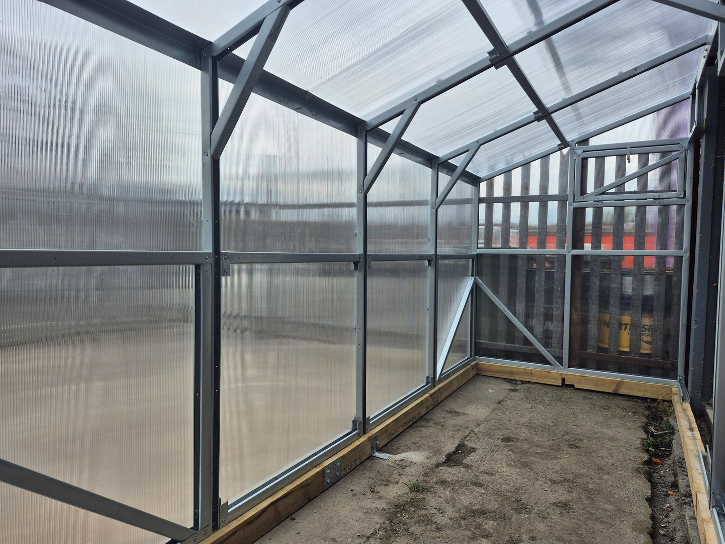 Lean to Greenhouse 1.5m x 4m