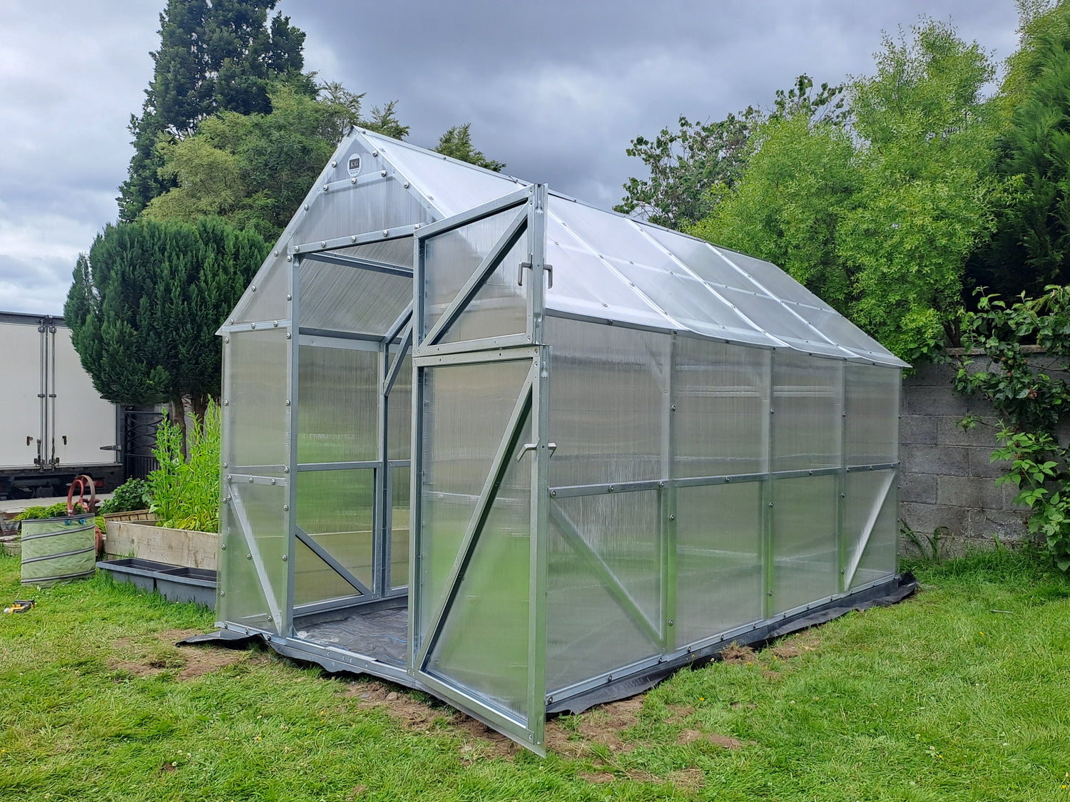 Victoria Mini 2m x 8m - Keane Gardens