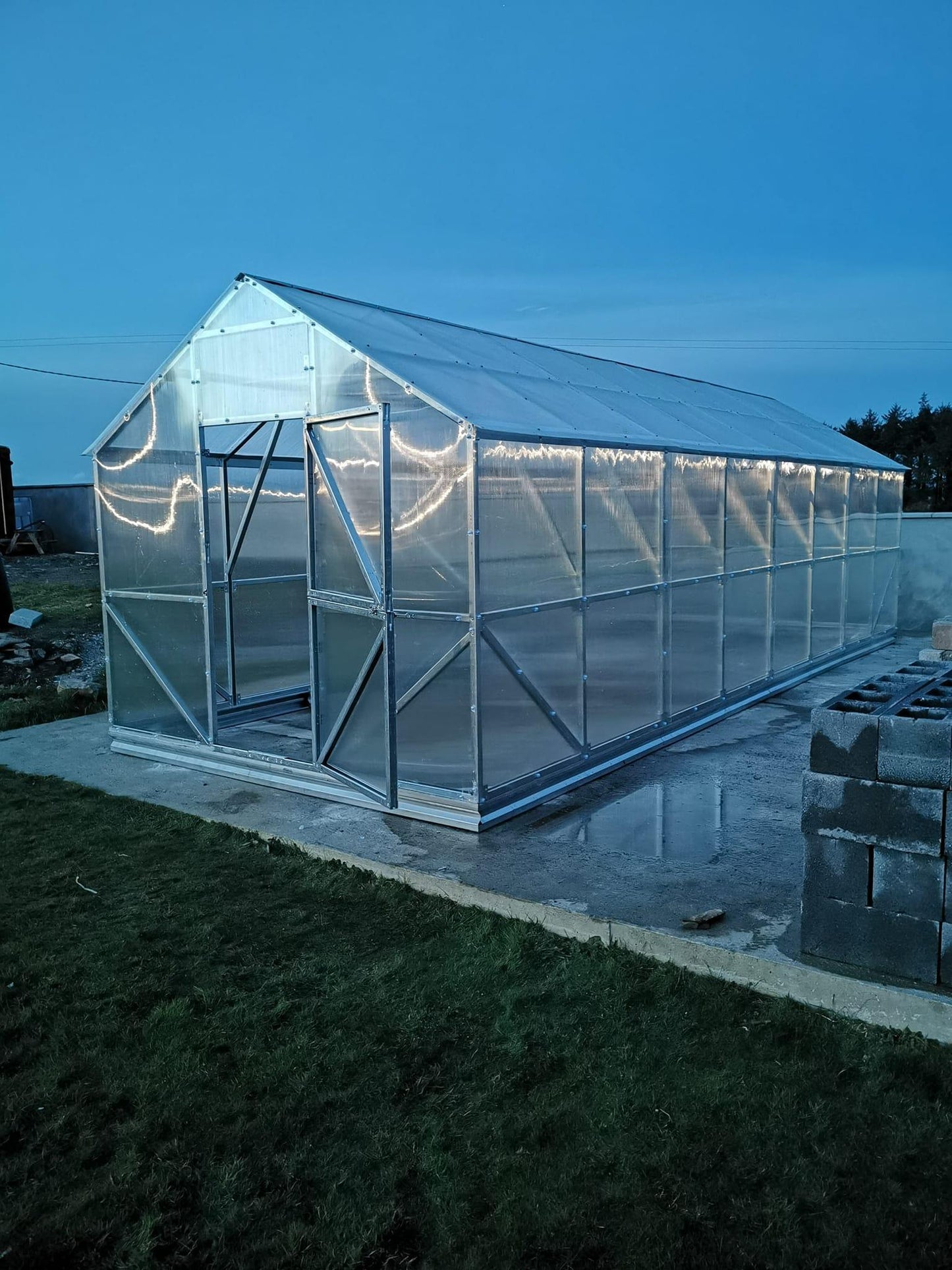 THE VICTORIA - POLYCARBONATE GREENHOUSE 3X8M (9.8FT X 26FT) 24 M² - Keane Gardens