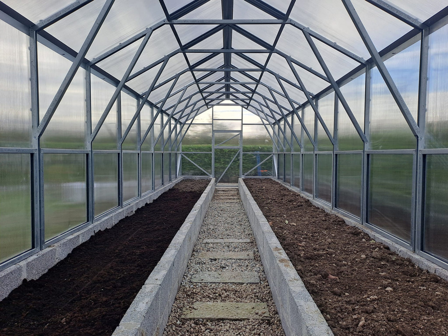 THE VICTORIA - POLYCARBONATE GREENHOUSE 3X10M (9.8FT X 33FT)  30M²