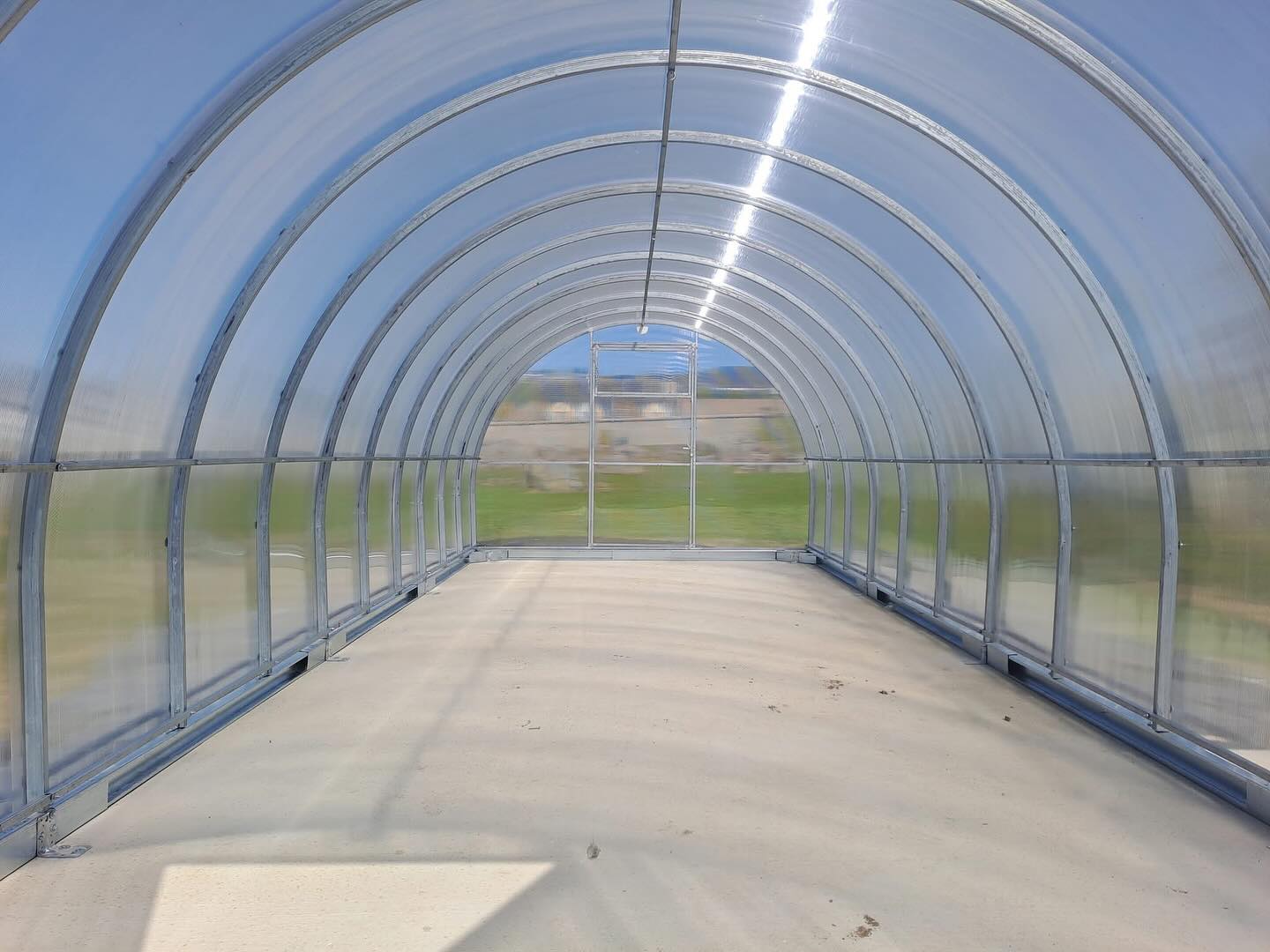 THE CLASSIC - POLYCARBONATE GREENHOUSE 3M X 8M (9.8FT X 26FT) 24 M²