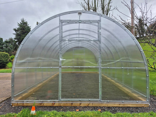 THE CLASSIC - POLYCARBONATE GREENHOUSE 3M X 8M (9.8FT X 26FT) 24 M²