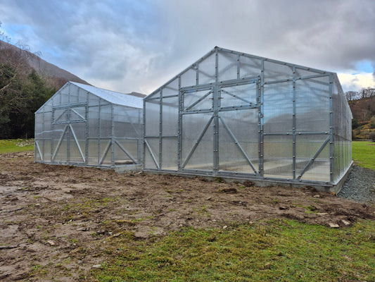Titan Greenhouse 4m